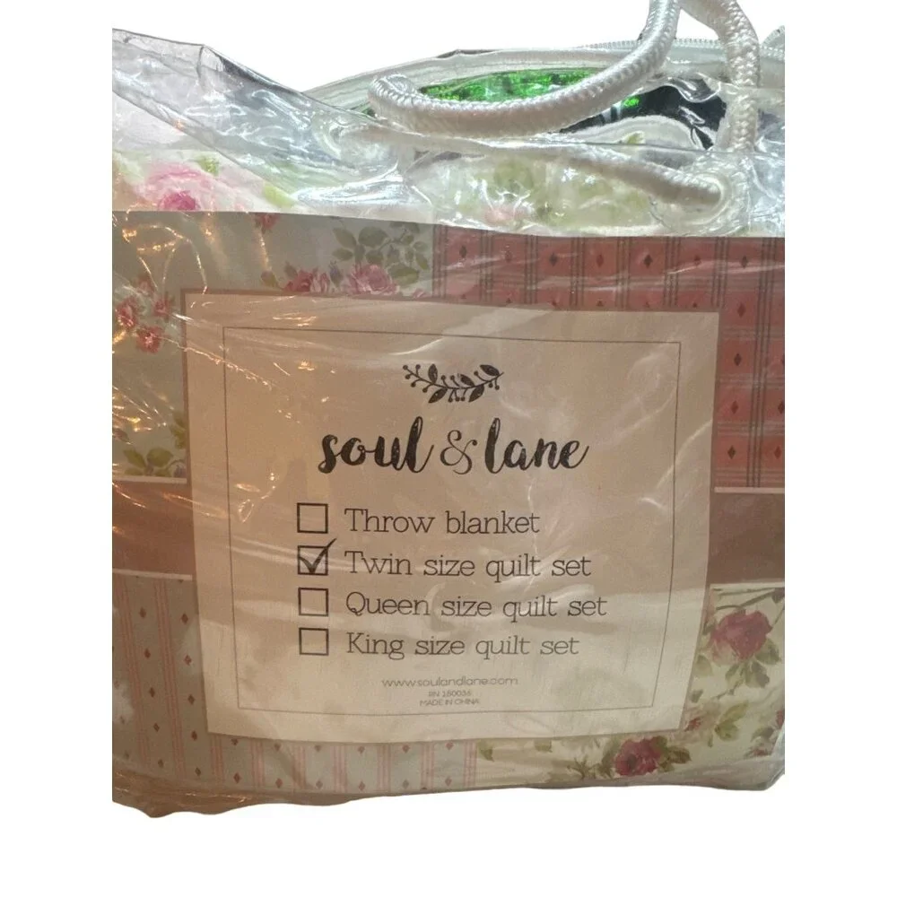 Soul & Lane Twin Size Quilt Set Floral Pattern Ruffled Edges Vintage Charm